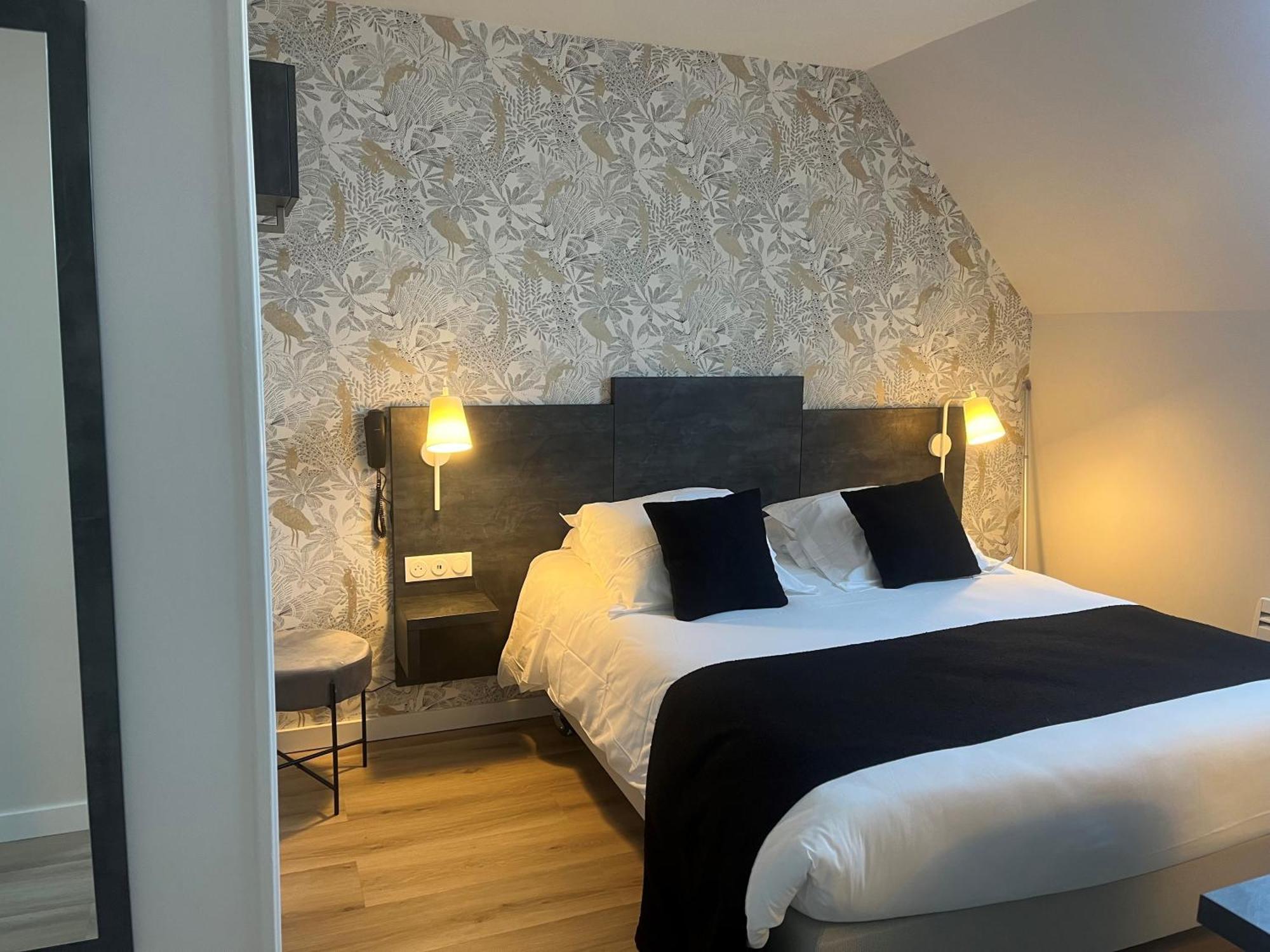 Logis - Hotel De La Baie De Somme Le Crotoy Exteriör bild